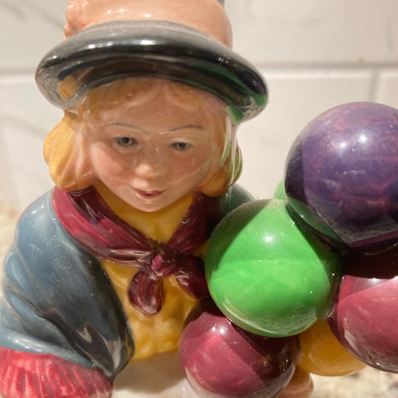 Royal Doulton Figurine - Balloon Girl - Limited 1981 #HN2818 - No blemishes. - Picture 2 of 5
